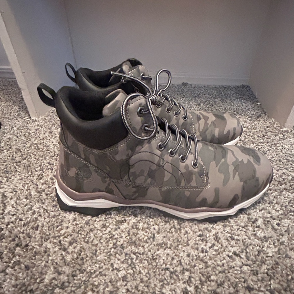 Camo work boots